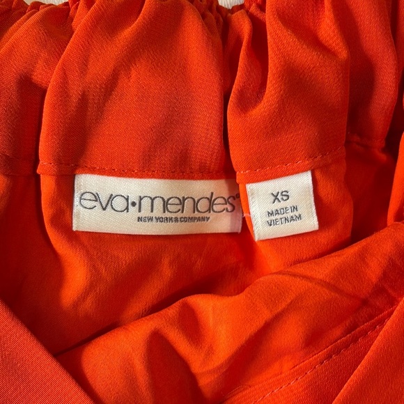 Eva Mendes Red Pleated Embellished Knee-Length Skirt - Picture 2 of 11